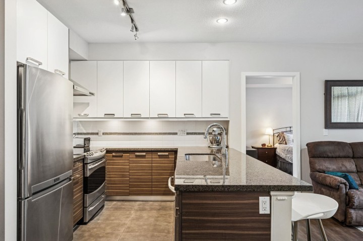 Photo 9 at 302 - 1273 Marine Drive, Norgate, North Vancouver