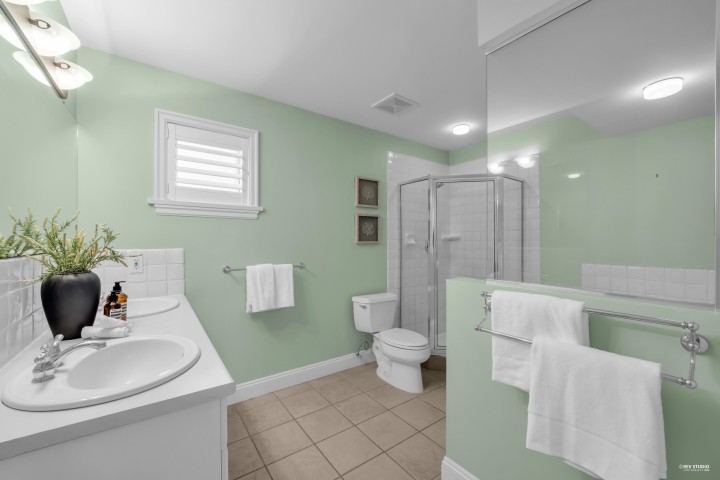 Photo 27 at 1460 Nelson Avenue, Ambleside, West Vancouver