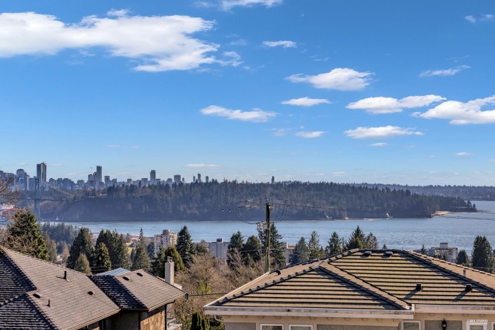Photo 33 at 1460 Nelson Avenue, Ambleside, West Vancouver