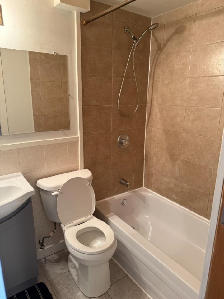 Photo 7 at 301 E 41st Avenue, Main, Vancouver East