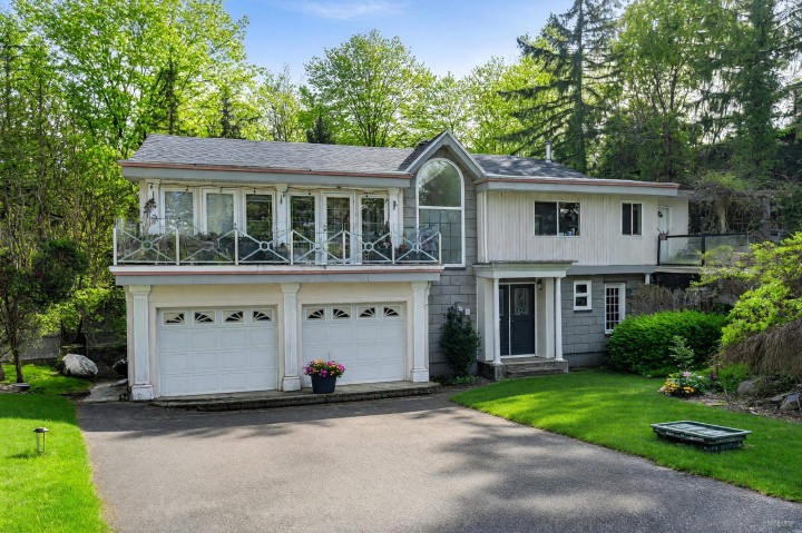 Photo 1 at 4621 Woodburn Place, Cypress Park Estates, West Vancouver