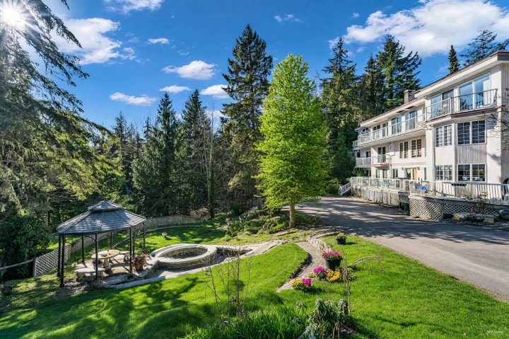 Photo 5 at 4621 Woodburn Place, Cypress Park Estates, West Vancouver