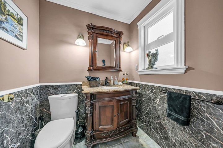 Photo 9 at 4621 Woodburn Place, Cypress Park Estates, West Vancouver