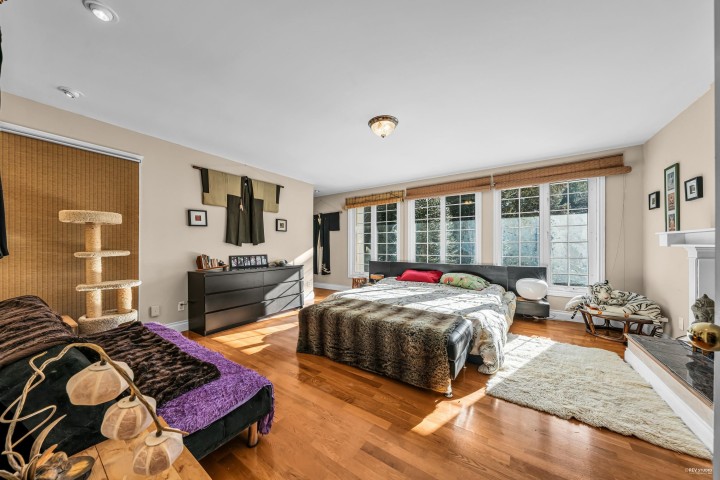 Photo 8 at 4621 Woodburn Place, Cypress Park Estates, West Vancouver