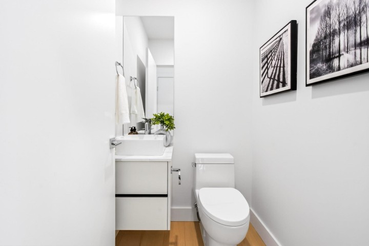 Photo 17 at 2 - 6933 Prince Edward Street, South Vancouver, Vancouver East