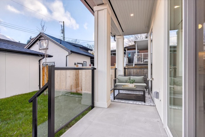 Photo 33 at 2 - 6933 Prince Edward Street, South Vancouver, Vancouver East