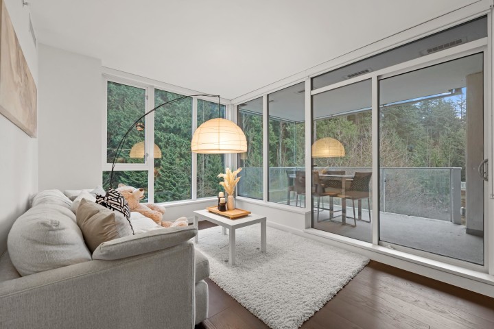 Photo 3 at 307 - 3355 Binning Road, University VW, Vancouver West