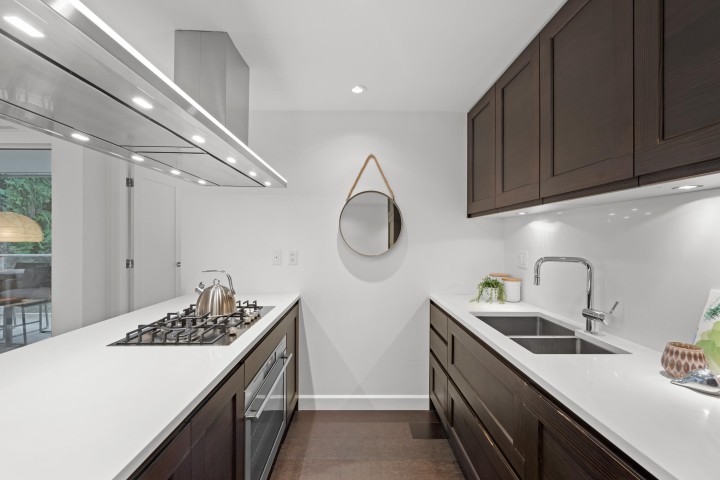 Photo 8 at 307 - 3355 Binning Road, University VW, Vancouver West