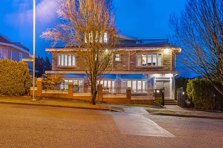 Photo 2 at 7888 Nanaimo Street, Fraserview VE, Vancouver East