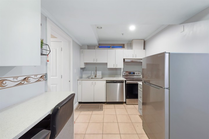 Photo 12 at 7888 Nanaimo Street, Fraserview VE, Vancouver East