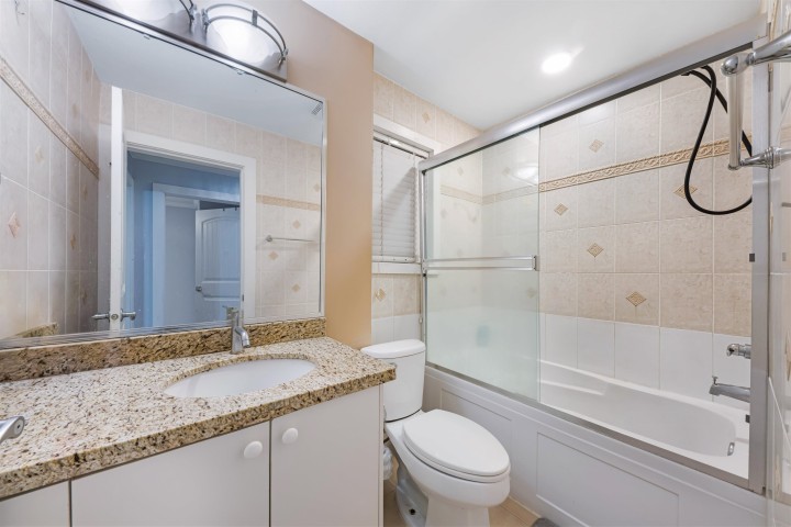 Photo 11 at 7888 Nanaimo Street, Fraserview VE, Vancouver East