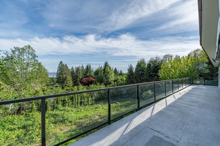 Photo 36 at 520 Ballantree Place, West Vancouver