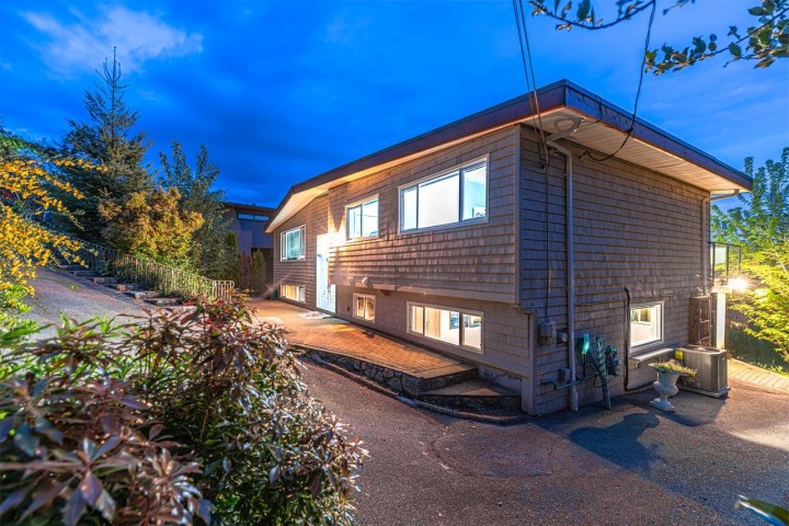 Photo 34 at 520 Ballantree Place, West Vancouver