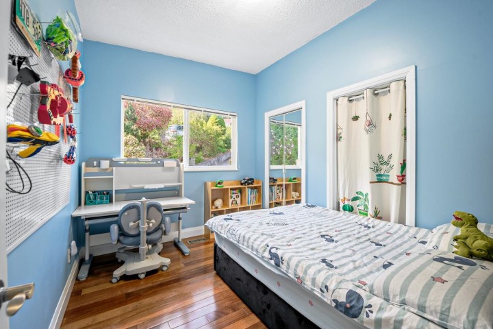 Photo 19 at 520 Ballantree Place, West Vancouver