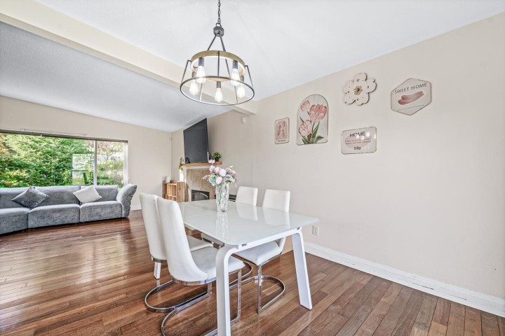 Photo 8 at 520 Ballantree Place, West Vancouver