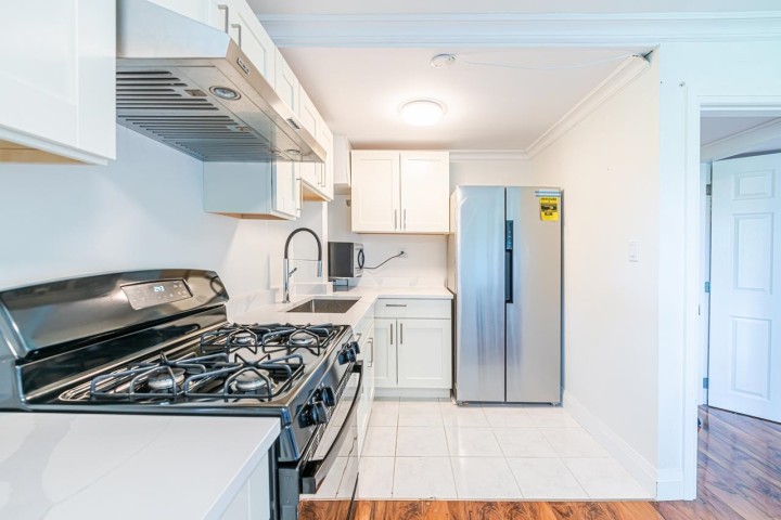 Photo 21 at 520 Ballantree Place, West Vancouver