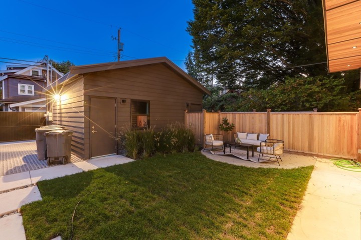 Photo 3 at 2 - 944 E 13 Avenue, Mount Pleasant VE, Vancouver East