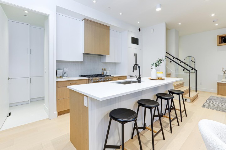 Photo 9 at 2 - 944 E 13 Avenue, Mount Pleasant VE, Vancouver East