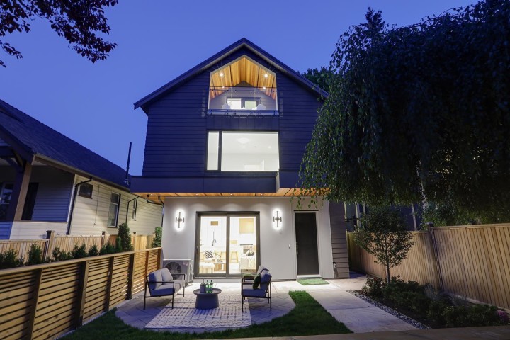 Photo 1 at 1 - 944 E 13 Avenue, Mount Pleasant VE, Vancouver East