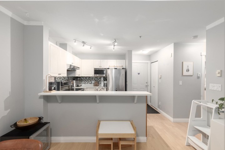 Photo 6 at 107 - 3038 E Kent Avenue South, South Marine, Vancouver East