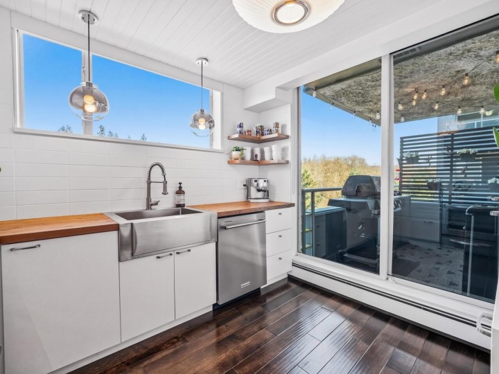 Photo 10 at 1107 - 3061 E Kent Avenue North, South Marine, Vancouver East