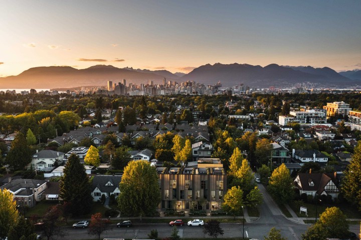 Photo 5 at 609 W 28th Avenue, Cambie, Vancouver West