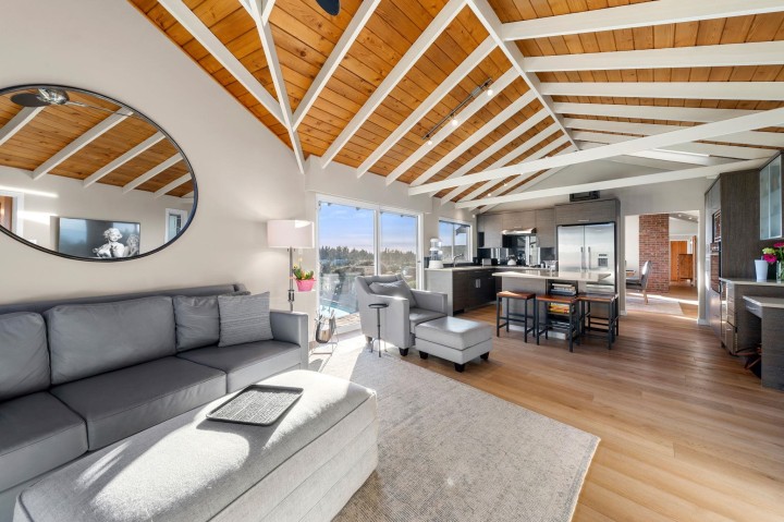 Photo 13 at 4570 Woodgreen Court, Cypress Park Estates, West Vancouver