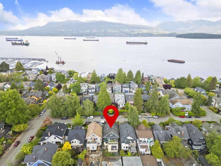 Photo 2 at 3550 W 1st Avenue, Kitsilano, Vancouver West