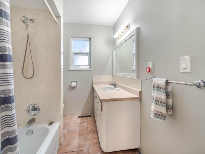 Photo 12 at 447 E 30th Avenue, Fraser VE, Vancouver East