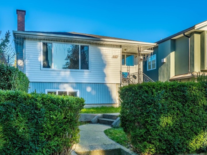 Photo 1 at 447 E 30th Avenue, Fraser VE, Vancouver East