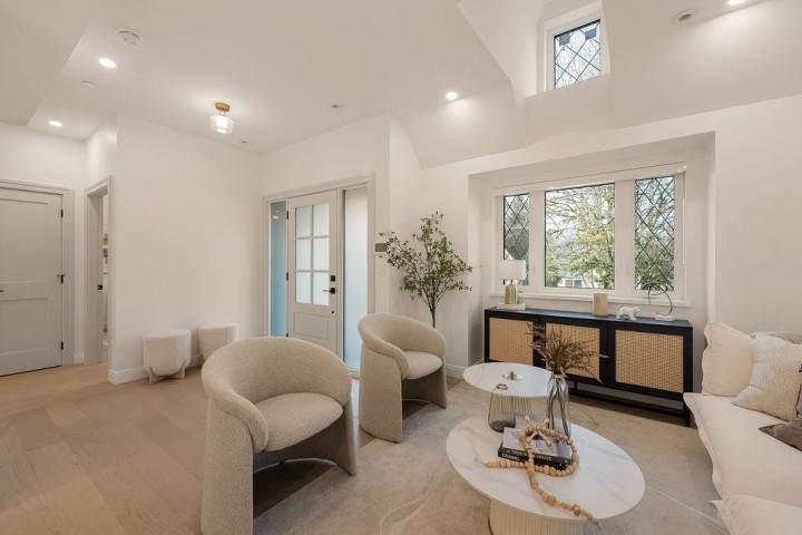 Photo 3 at 2542 Grant Street, Renfrew VE, Vancouver East