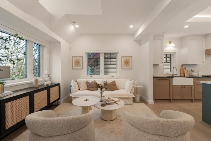 Photo 1 at 2542 Grant Street, Renfrew VE, Vancouver East