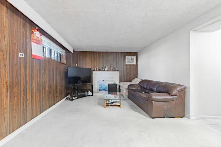Photo 12 at 2630 E 1st Avenue, Renfrew VE, Vancouver East