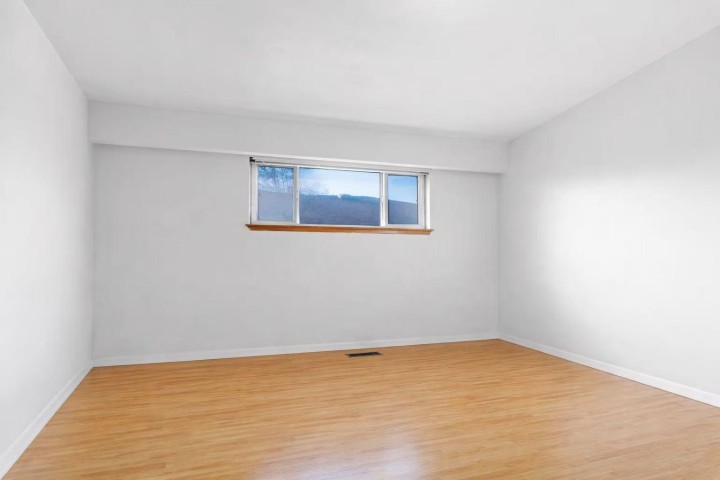Photo 10 at 2630 E 1st Avenue, Renfrew VE, Vancouver East