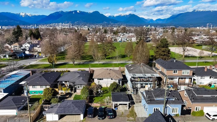 Photo 19 at 2630 E 1st Avenue, Renfrew VE, Vancouver East
