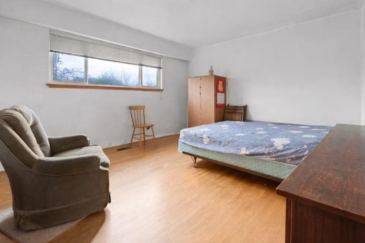 Photo 8 at 2630 E 1st Avenue, Renfrew VE, Vancouver East