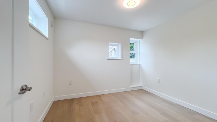 Photo 6 at 1155 Keefer Street, Strathcona, Vancouver East