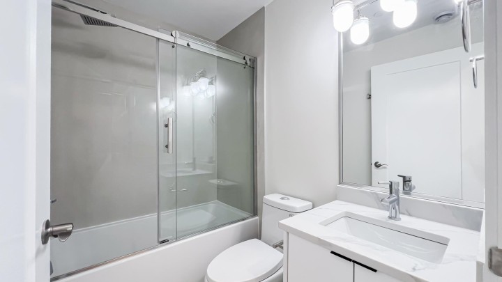 Photo 7 at 1155 Keefer Street, Strathcona, Vancouver East
