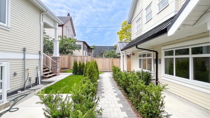Photo 8 at 1155 Keefer Street, Strathcona, Vancouver East