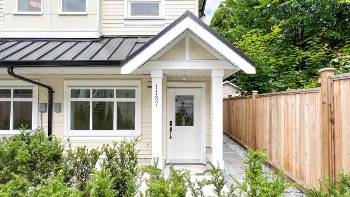 Photo 2 at 1157 Keefer Street, Strathcona, Vancouver East