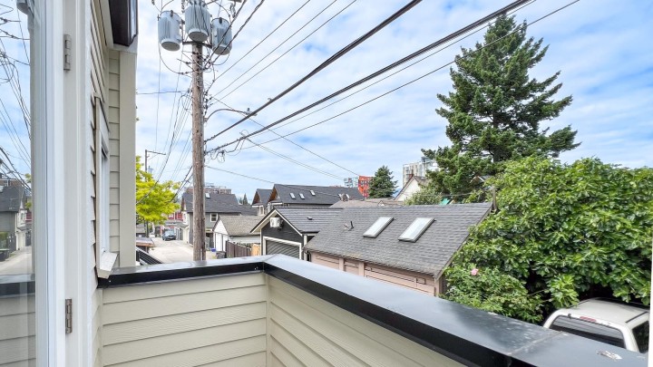 Photo 13 at 1157 Keefer Street, Strathcona, Vancouver East