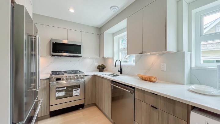 Photo 7 at 1157 Keefer Street, Strathcona, Vancouver East