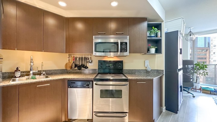 Photo 5 at 703 - 1212 Howe Street, Downtown VW, Vancouver West