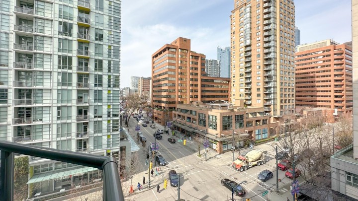Photo 11 at 703 - 1212 Howe Street, Downtown VW, Vancouver West