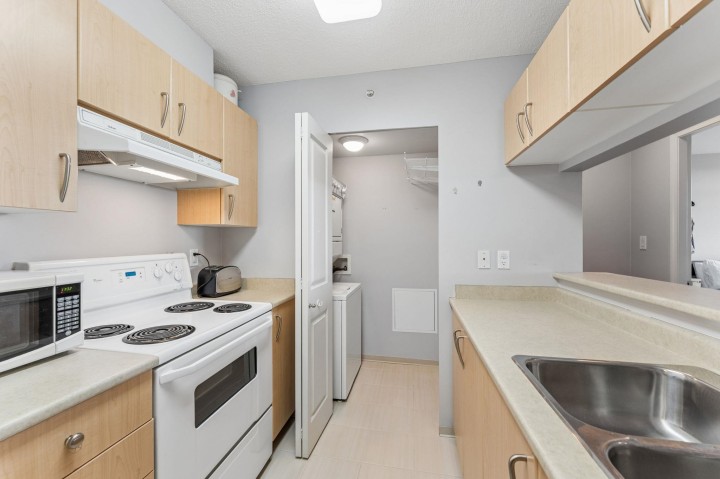 Photo 12 at 901 - 3520 Crowley Drive, Collingwood VE, Vancouver East
