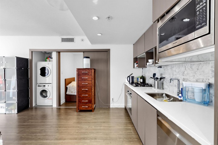 Photo 7 at 351 - 38 Smithe Street, Downtown VW, Vancouver West