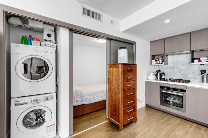 Photo 14 at 351 - 38 Smithe Street, Downtown VW, Vancouver West