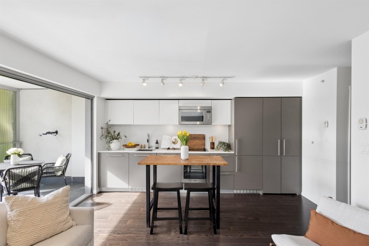 Photo 1 at 806 - 999 Seymour Street, Downtown VW, Vancouver West