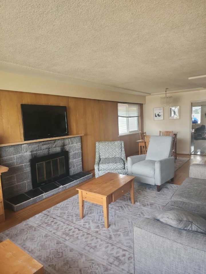 Photo 3 at 3312 Queens Avenue, Collingwood VE, Vancouver East