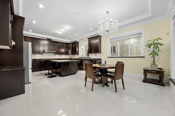 Photo 12 at 6830 Vivian Street, Killarney VE, Vancouver East